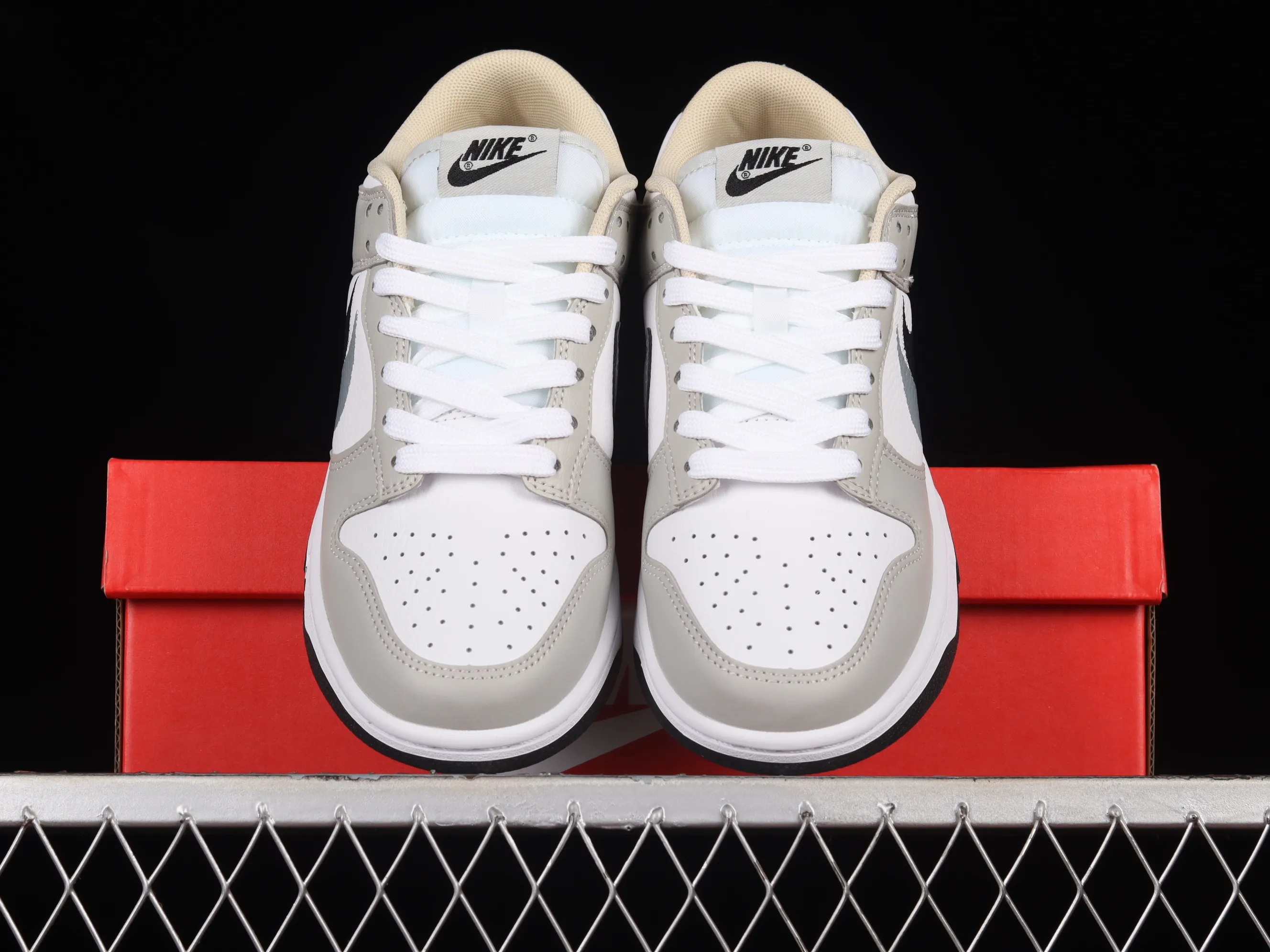 All Categories Nk SB Dunk Series Nk SB Dunk Low Low-top sneakers Nk Dunk Low "Spray Paint" Sage spray-painted double hook SB low-top sports and leisure sneakers FD0661-100